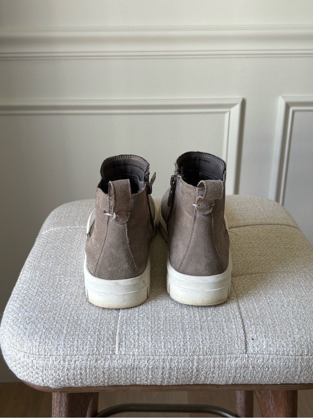BLONDO, SIZE 7, Taupe Suede Sneakers - Picture 3 of 4